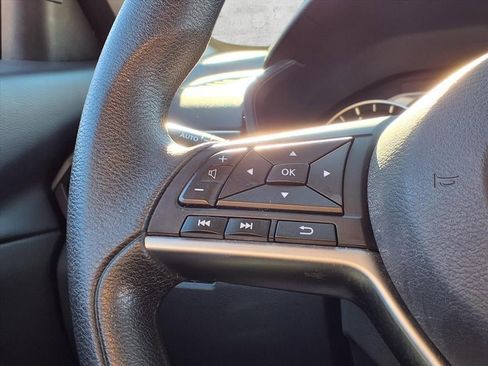 Used 2024 Nissan Altima 2.5 SV image 21