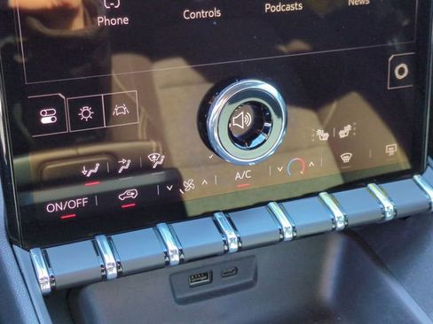 Used 2025 GMC Terrain Elevation image 19