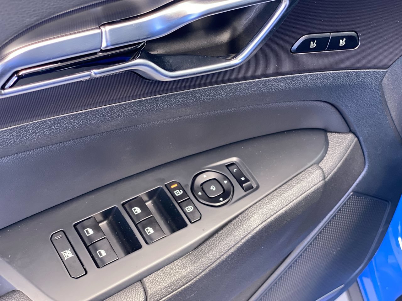 Certified 2026 Kia Sportage SX FWD image 18