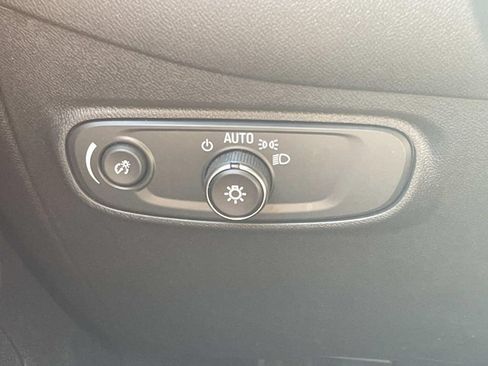 Used 2024 Chevrolet Equinox LT FWD image 27