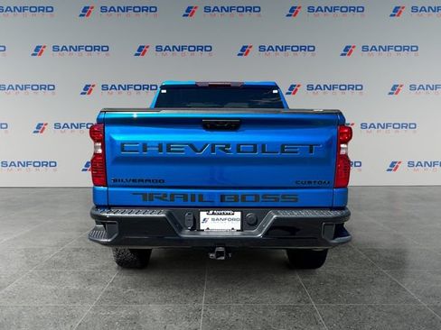 Used 2022 Chevrolet Silverado 1500 Custom Trail Boss w/ LPO, Dark Essentials Package AWD/4WD image 4