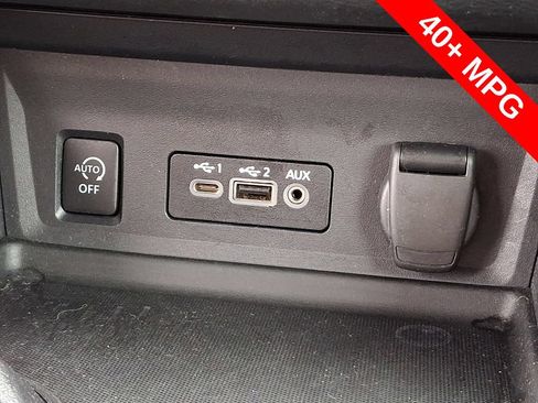 Used 2024 Nissan Sentra SV FWD image 22