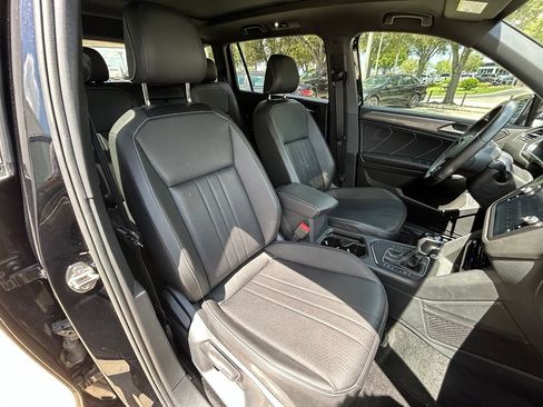 Certified 2024 Volkswagen Tiguan SE R-Line FWD image 28