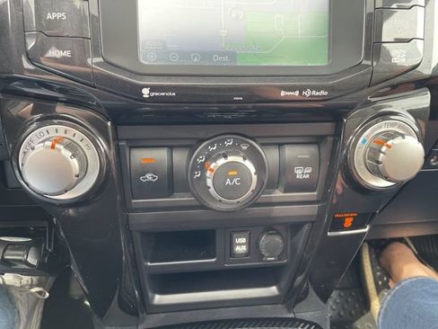 Used 2019 Toyota 4Runner TRD Off-Road Premium AWD/4WD image 30