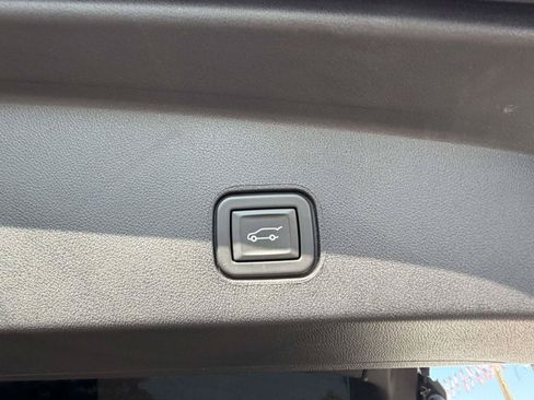 Used 2024 Cadillac Lyriq Luxury RWD image 7