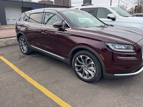 Used 2022 Lincoln Nautilus Reserve image 3