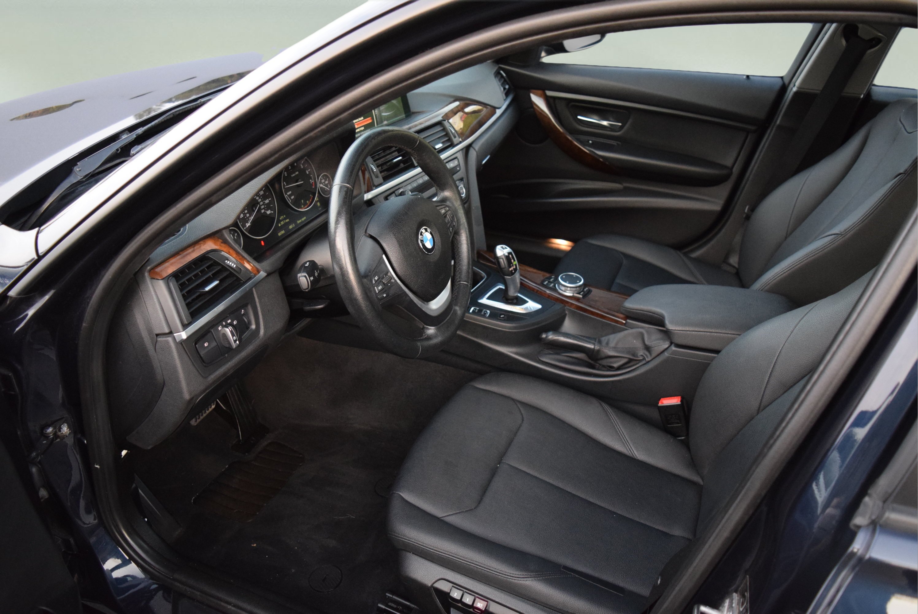 Used 2015 BMW 328i xDrive Sedan AWD/4WD image 9
