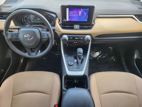 Used 2025 Toyota RAV4 LE AWD/4WD image 29