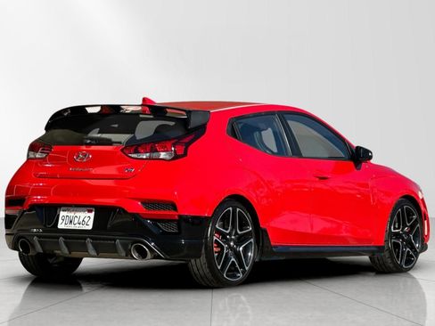 Used 2022 Hyundai Veloster N image 3