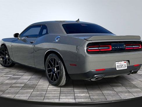 Used 2016 Dodge Challenger R/T Scat Pack w/ Leather Interior Group image 3