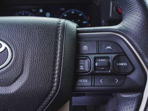 Used 2025 Toyota 4Runner TRD Off-Road image 24