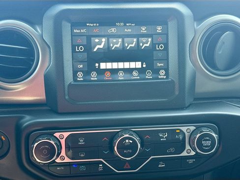 Used 2023 Jeep Wrangler Unlimited AWD/4WD image 17