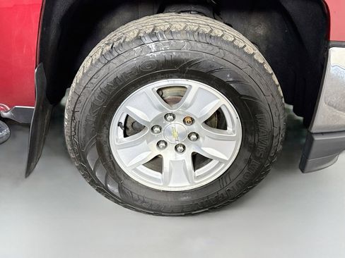 Used 2018 Chevrolet Silverado 1500 LT w/ All Star Edition AWD/4WD image 30