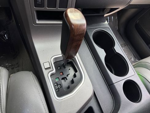 Used 2010 Toyota Tundra Limited AWD/4WD image 25