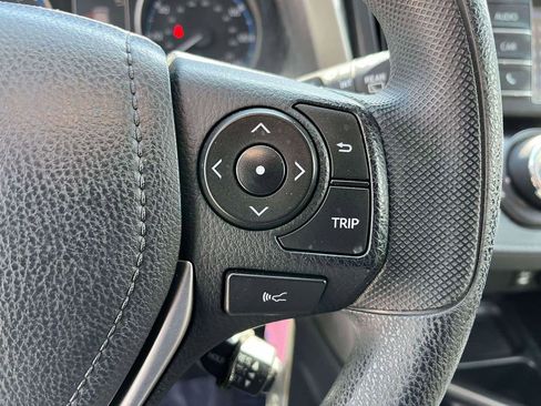Used 2018 Toyota RAV4 LE w/ All Weather Liner Package AWD/4WD image 21