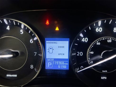 Used 2019 Nissan Armada SL w/ Premium Package image 12