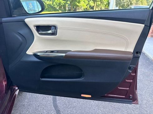 Used 2016 Toyota Avalon XLE w/ Protection Package FWD image 15