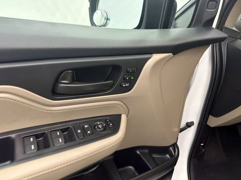 Used 2023 Honda Odyssey EX-L image 12