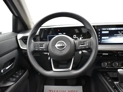 Used 2025 Nissan Kicks SV AWD/4WD image 20