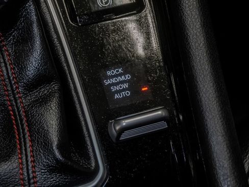 Used 2025 Jeep Compass Trailhawk AWD/4WD image 22