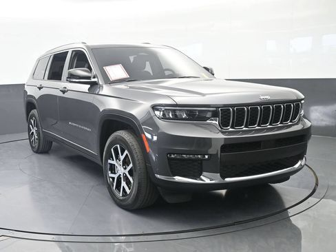 Used 2023 Jeep Grand Cherokee L Limited w/ Trailer Tow Group (B) RWD image 9