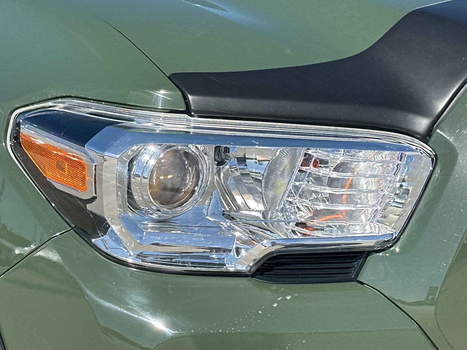 Used 2022 Toyota Tacoma SR5 w/ Trail Edition AWD/4WD image 32
