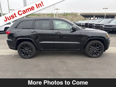 Used 2019 Jeep Grand Cherokee Altitude image 7