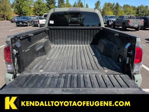Used 2023 Toyota Tacoma TRD Sport w/ TRD Premium Sport Package AWD/4WD image 21