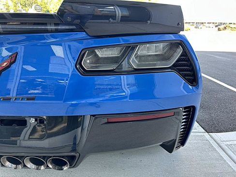 Used 2015 Chevrolet Corvette Z06 w/ 3LZ Preferred Equipment Group image 38