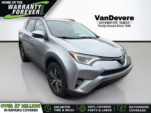 Used 2017 Toyota RAV4 XLE AWD/4WD image 1