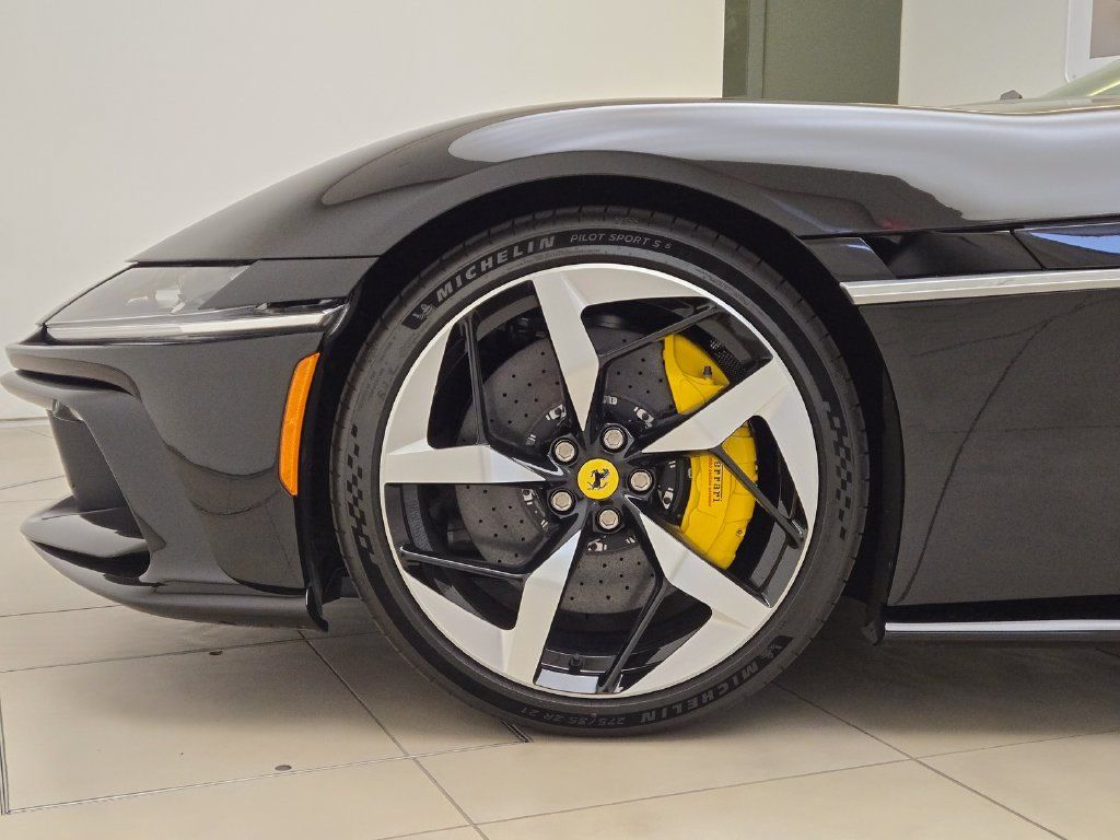 Used 2025 Ferrari 12Cilindri RWD image 11