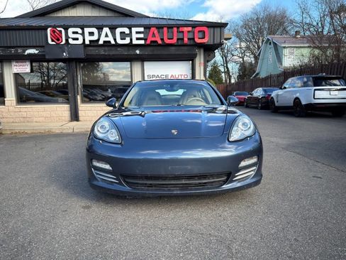 Used 2011 Porsche Panamera 4 image 2