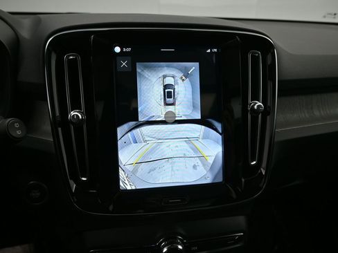 New 2026 Volvo XC40 B5 Plus w/ Protection Package Premier AWD/4WD image 13