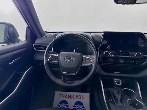 Certified 2025 Toyota Highlander XSE AWD/4WD image 22