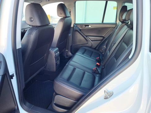 Used 2014 Volkswagen Tiguan SE AWD/4WD image 13
