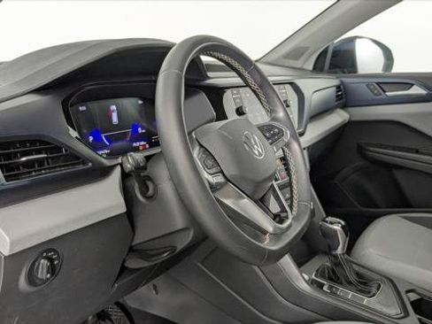 Used 2022 Volkswagen Taos SE FWD image 23