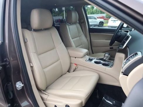 Used 2017 Jeep Grand Cherokee Limited AWD/4WD image 21