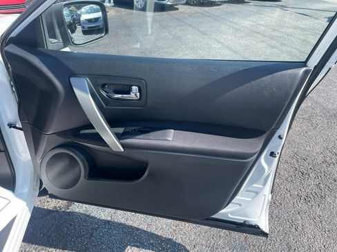 Used 2012 Nissan Rogue SV w/ Premium Pkg image 30