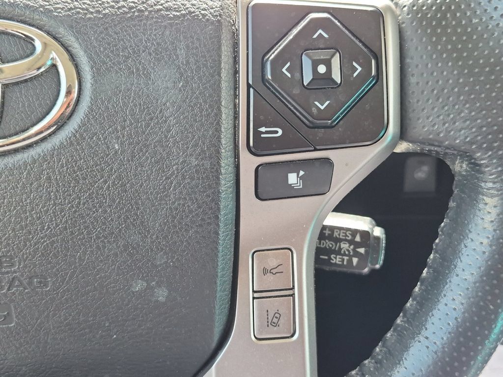 Used 2024 Toyota 4Runner Limited AWD/4WD image 25
