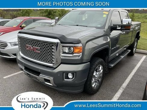 Used 2017 GMC Sierra 2500 Denali w/ Suspension Package, Off-Road AWD/4WD image 1