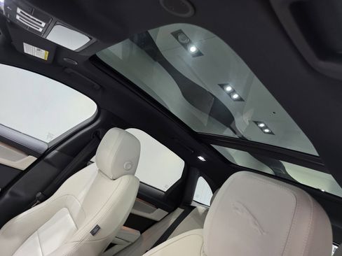 New 2026 Jaguar F-PACE R-Dynamic S image 9