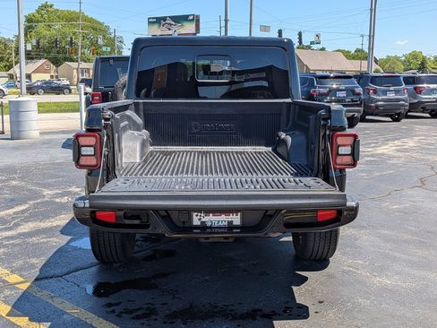 Used 2023 Jeep Gladiator Overland AWD/4WD image 6