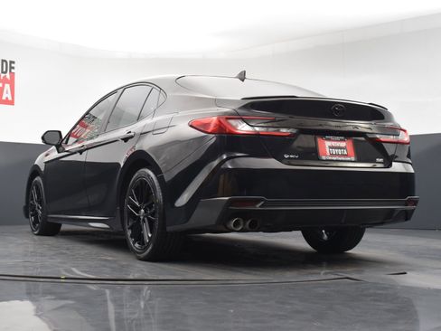 Used 2025 Toyota Camry SE FWD image 27