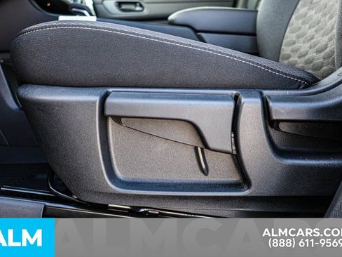 Used 2025 Nissan Pathfinder S image 27