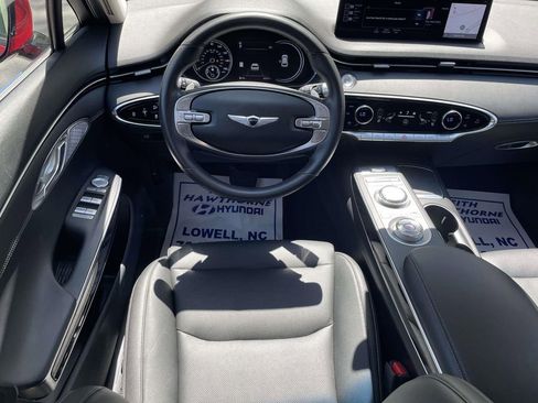 Used 2025 Genesis GV70 2.5T AWD/4WD image 12