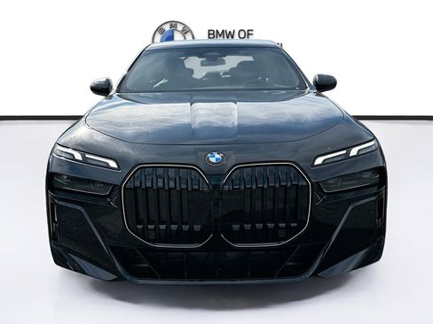 New 2026 BMW 740i w/ Premium Package image 2