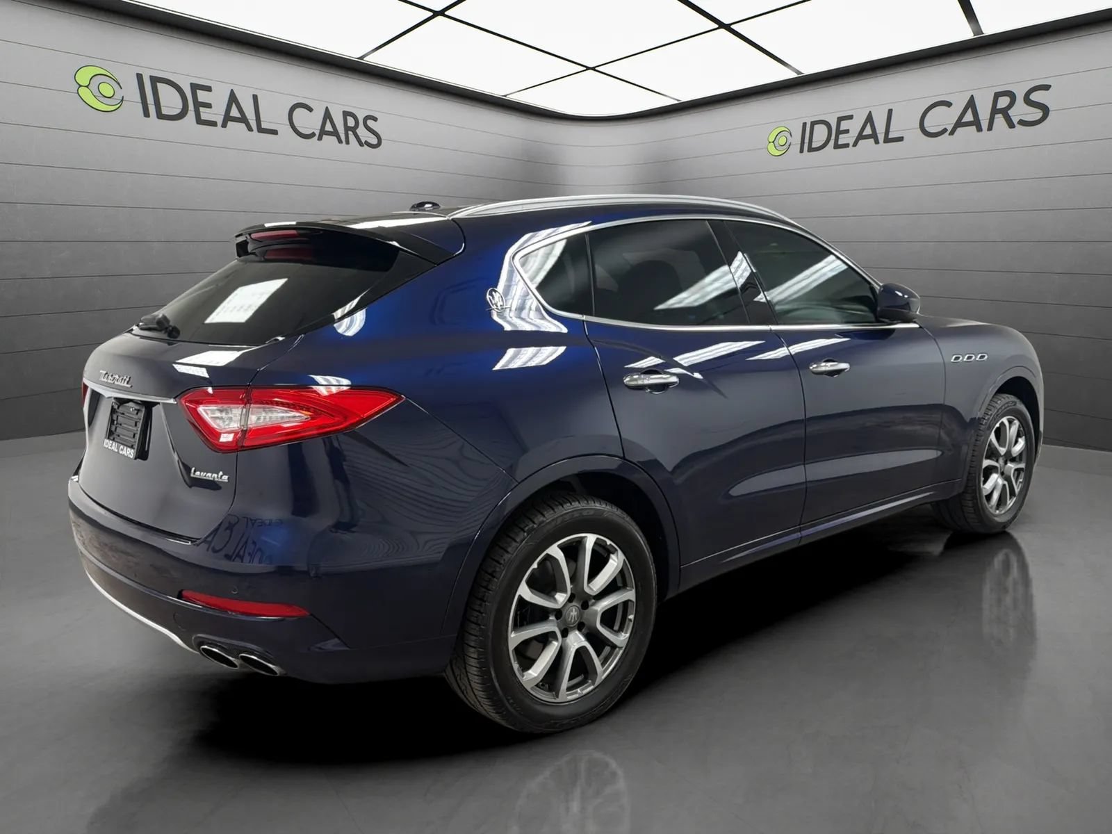 Used 2017 Maserati Levante w/ Luxury Package AWD/4WD image 5