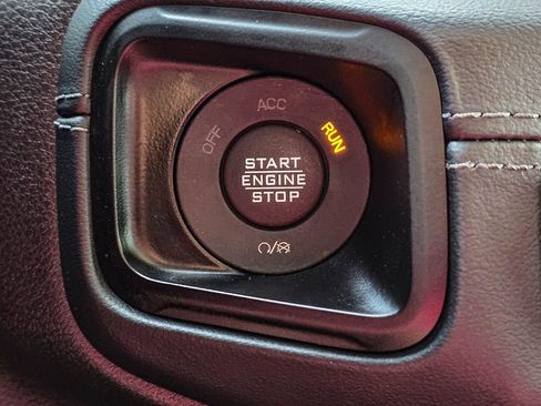 Used 2024 Jeep Wrangler Unlimited Rubicon AWD/4WD image 23