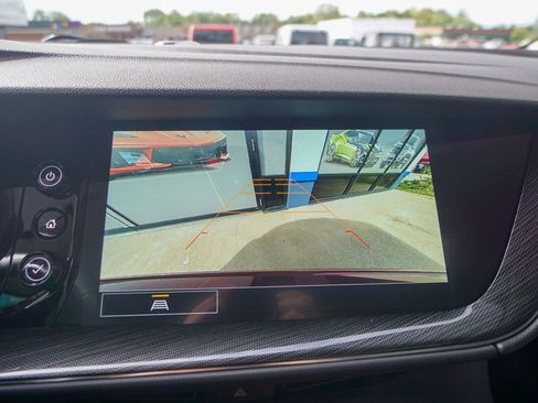 Used 2022 Buick Envision Essence w/ Sport Touring Package image 25