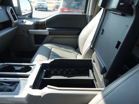 Used 2018 Ford F150 Lariat image 32